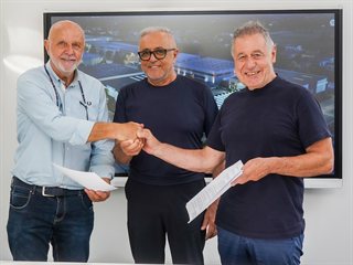 Foto-1_firma-acquisto-ITM