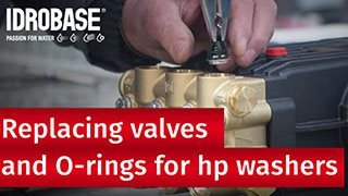 Replacing-valves-Club-dei-riparatori